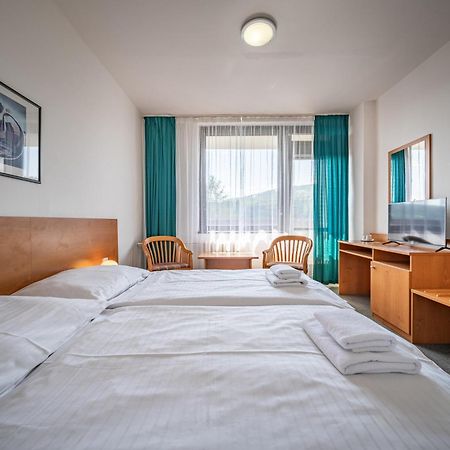 Hotel Adamantino Luhacovice Exterior photo